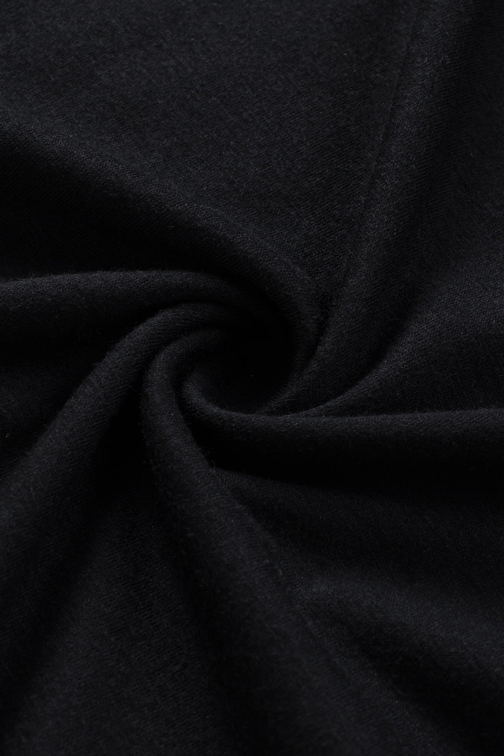 Črna večplastna majica s cvetličnimi raglan rokavi