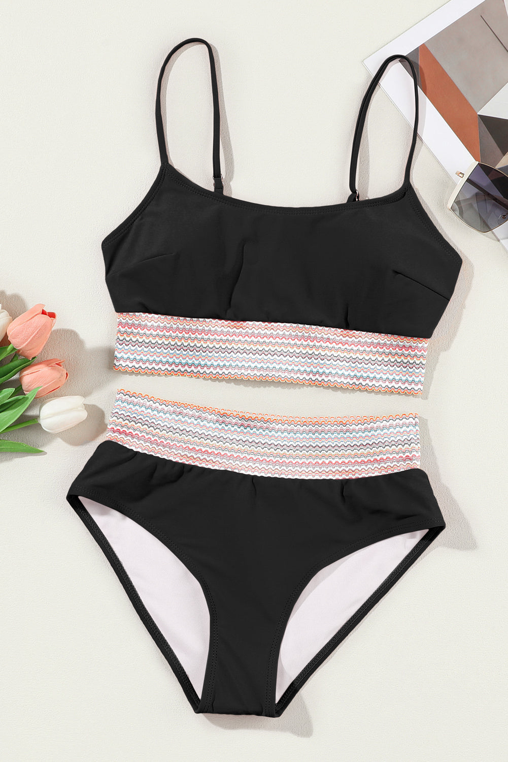 Schwarz gestreifter Patchwork-Bikini-Badeanzug mit Spaghettiträgern und hoher Taille