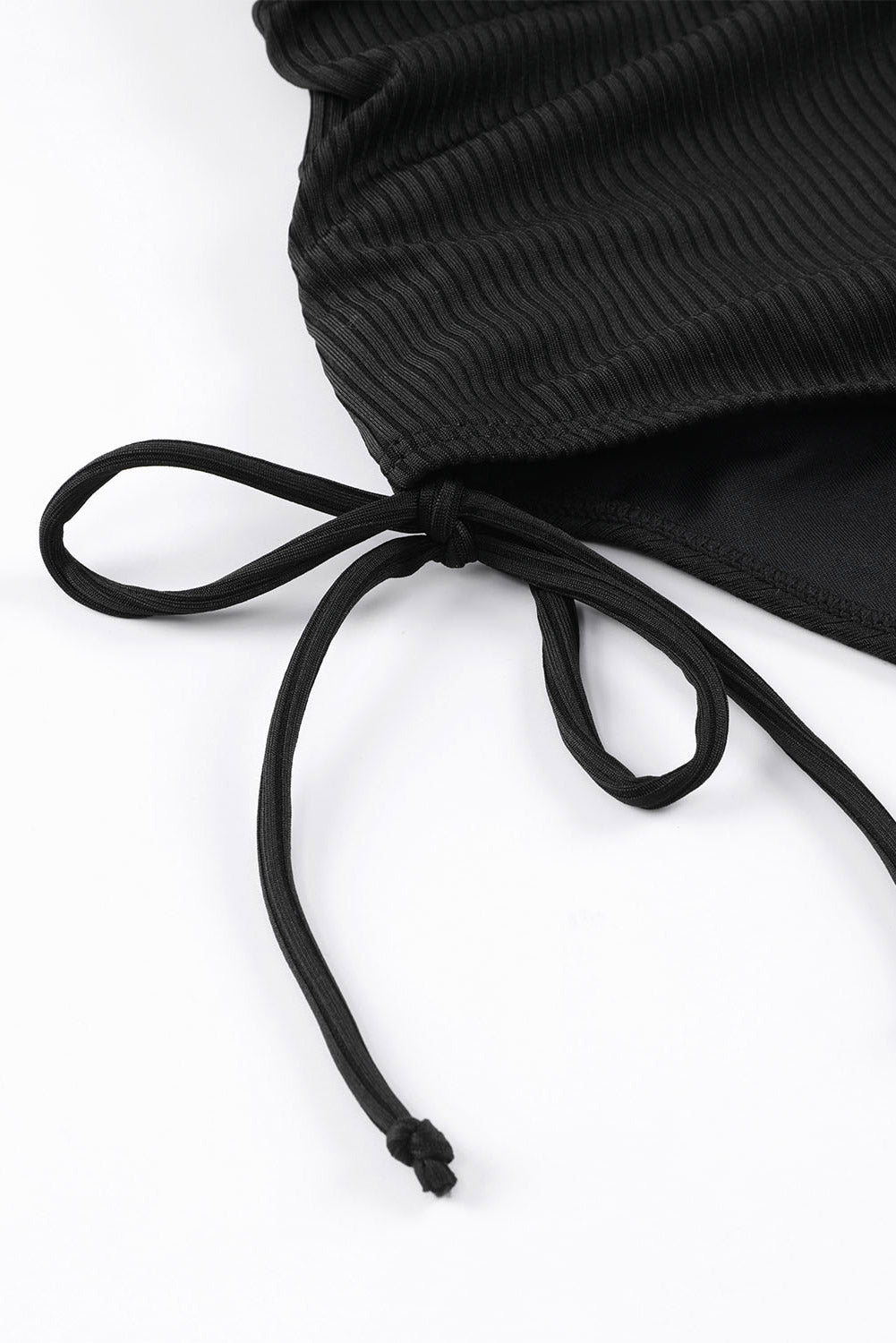 Crni jednodijelni rebrasti pleteni kupaći kostim s podesivim naramenicama