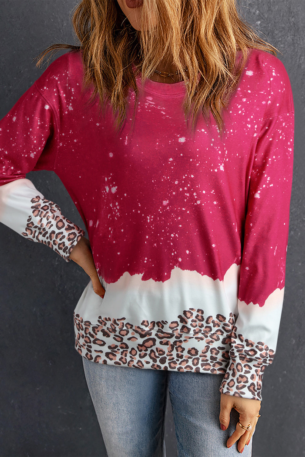 Sweat-shirt blanchi léopard rouge ardent