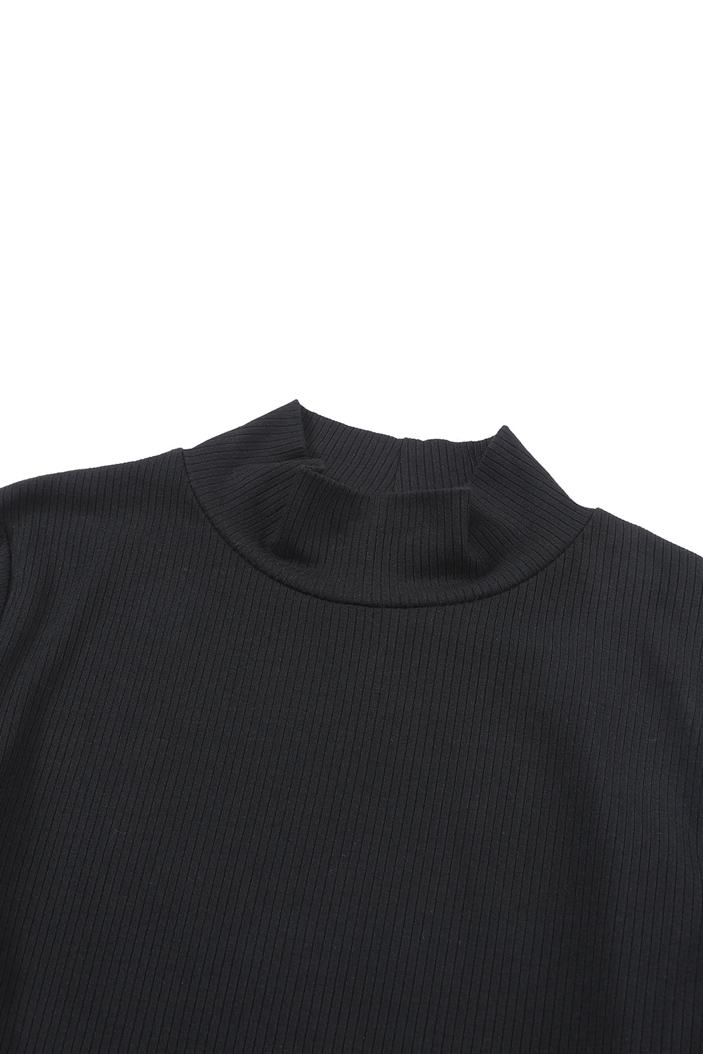 Črna rebrasta pletena majica z dolgimi rokavi z visokim ovratnikom