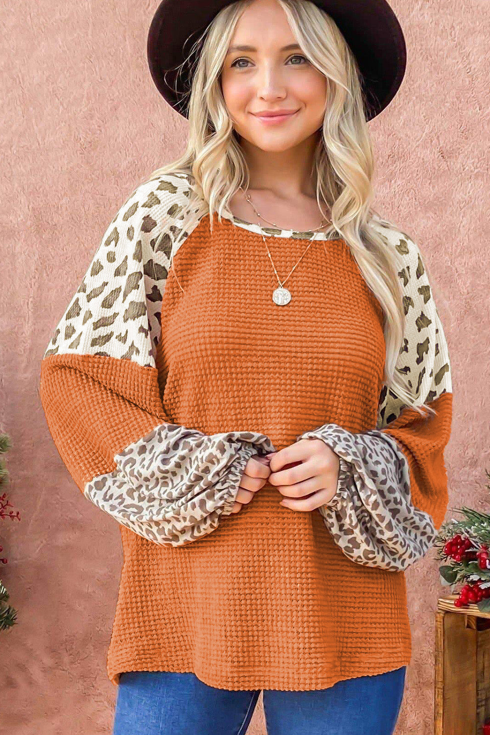 Haut en tricot gaufré color block léopard orange