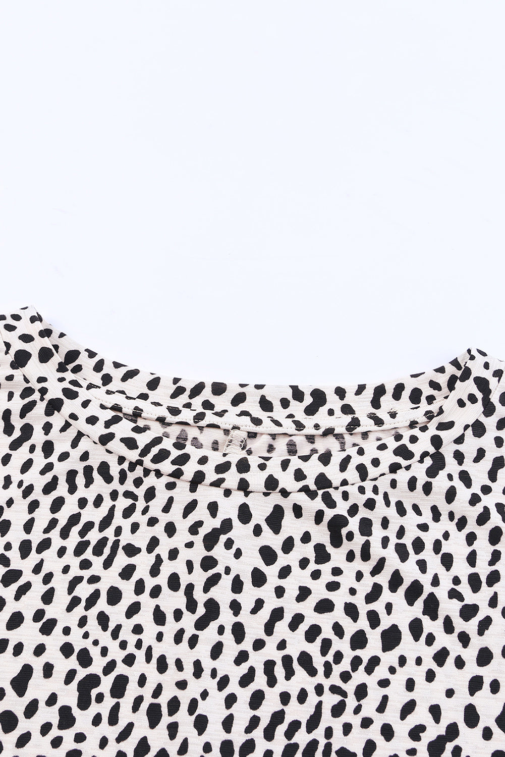 Schwarzes Tunika-Oberteil mit Leopardenmuster und Seitentaschen