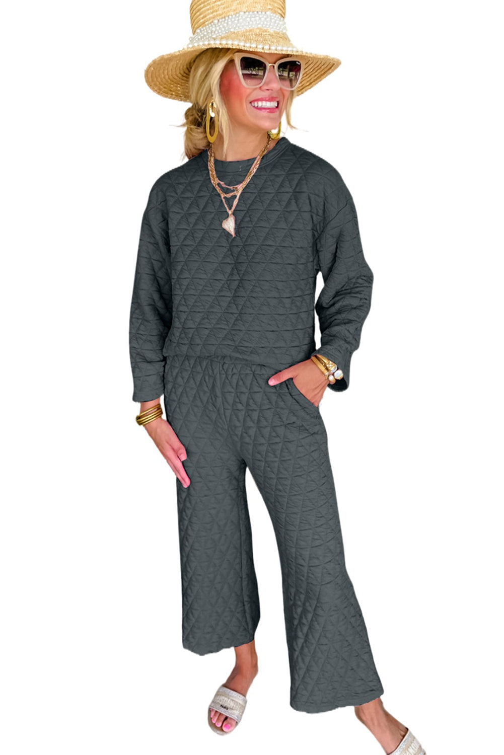 Tenue pull et pantalon matelassés unis gris foncé