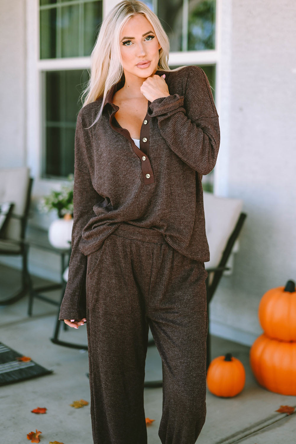 Tenue de salon avec haut et pantalon Henley à col en tricot côtelé rose