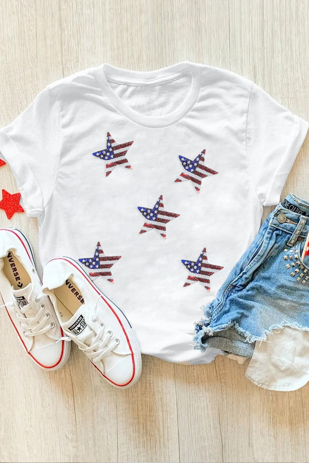 Weißes, paillettenbesetztes T-Shirt mit Sternengrafik und amerikanischer Flagge