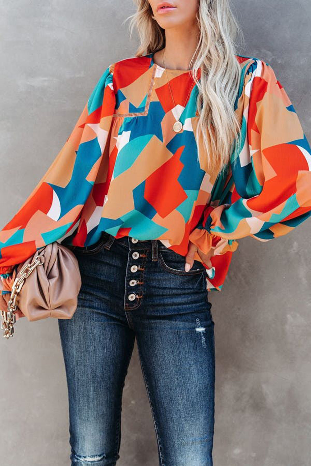Mehrfarbige Bluse mit abstraktem Muster und Rundhalsausschnitt mit Rüschen und Puffärmeln