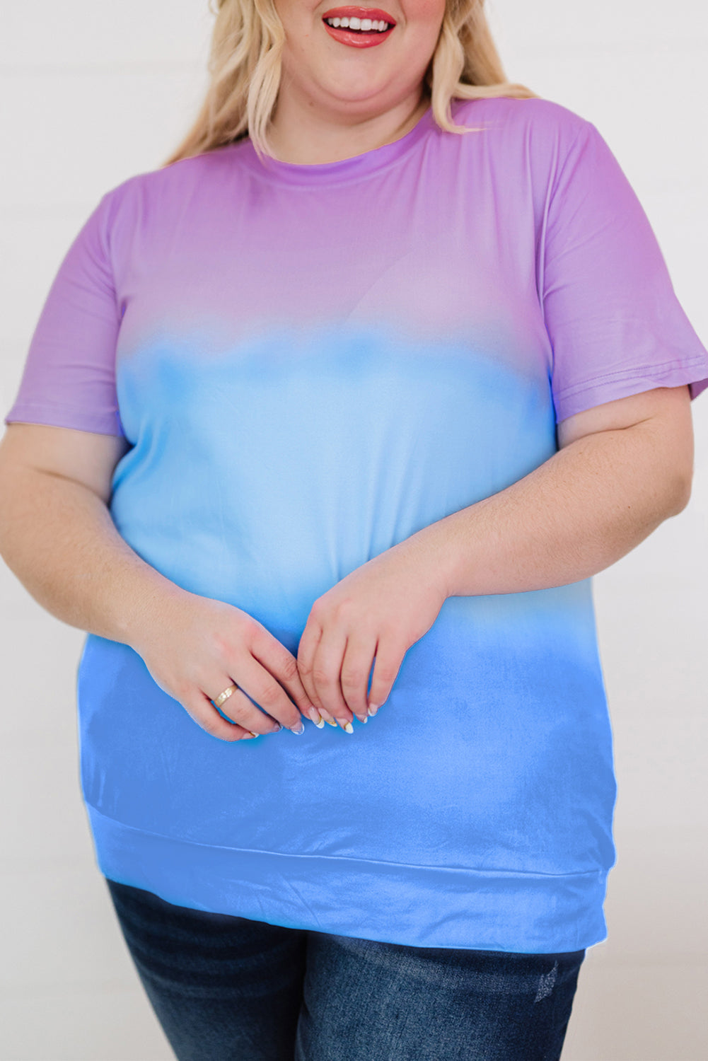 Ljubičasta majica veće veličine s okruglim izrezom i obojenom bojom u boji