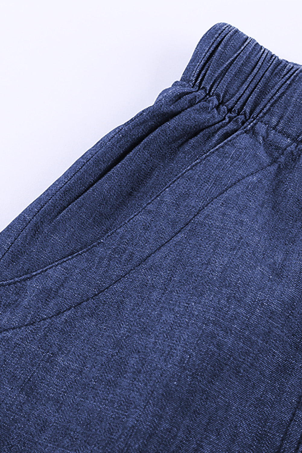 Pantaloncini di jeans sfilacciati con tasche casual blu scuro