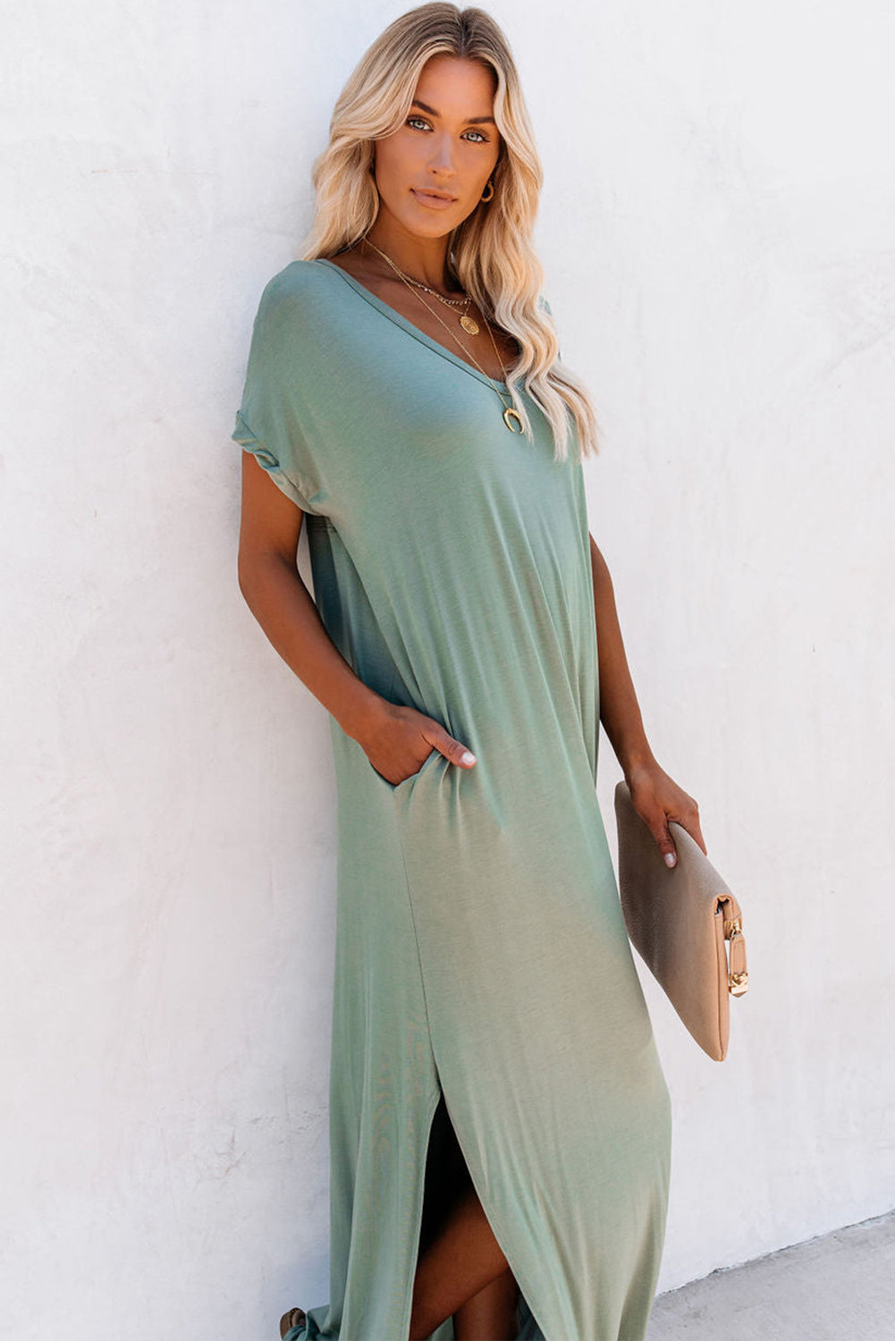 Robe t-shirt longue vert gazon avec poches cachées et col en V