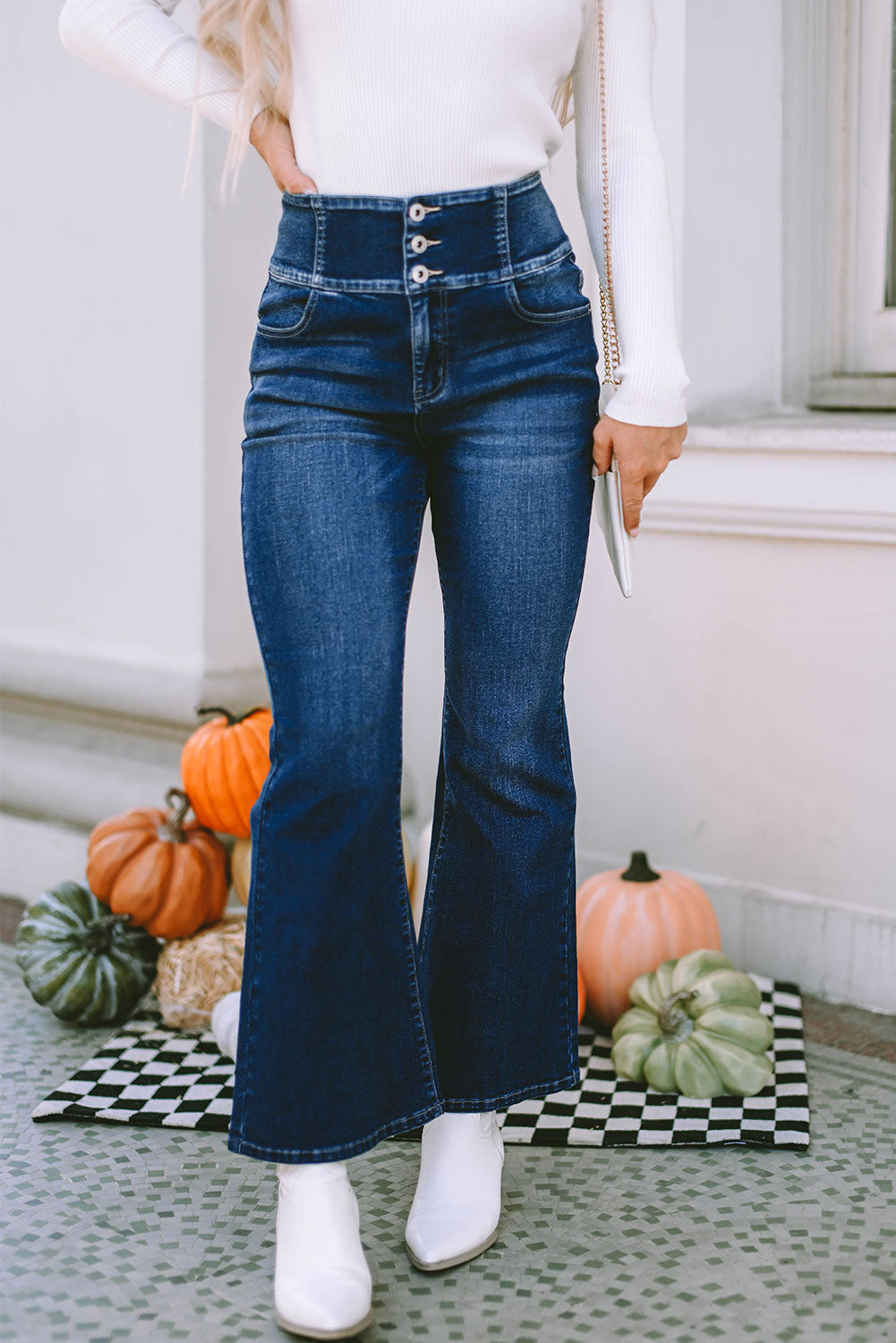 Jeans svasati sul retro con cintura elastica con bottoni blu