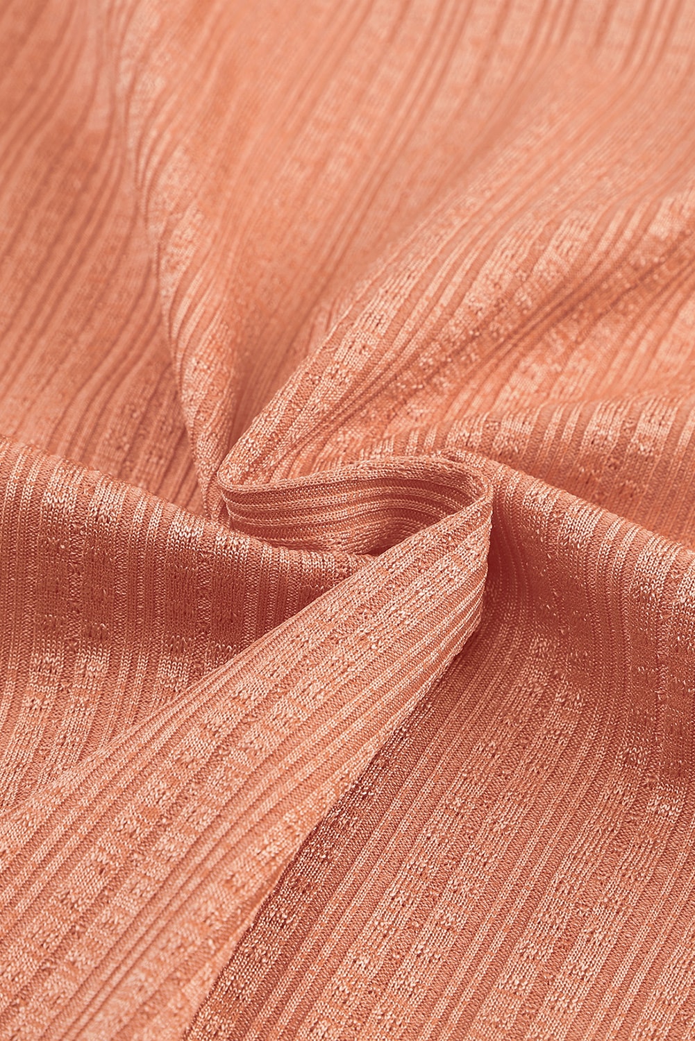 Narančasti široki gornji dio s teksturiranim prednjim dijelom s V izrezom i kopčanjem