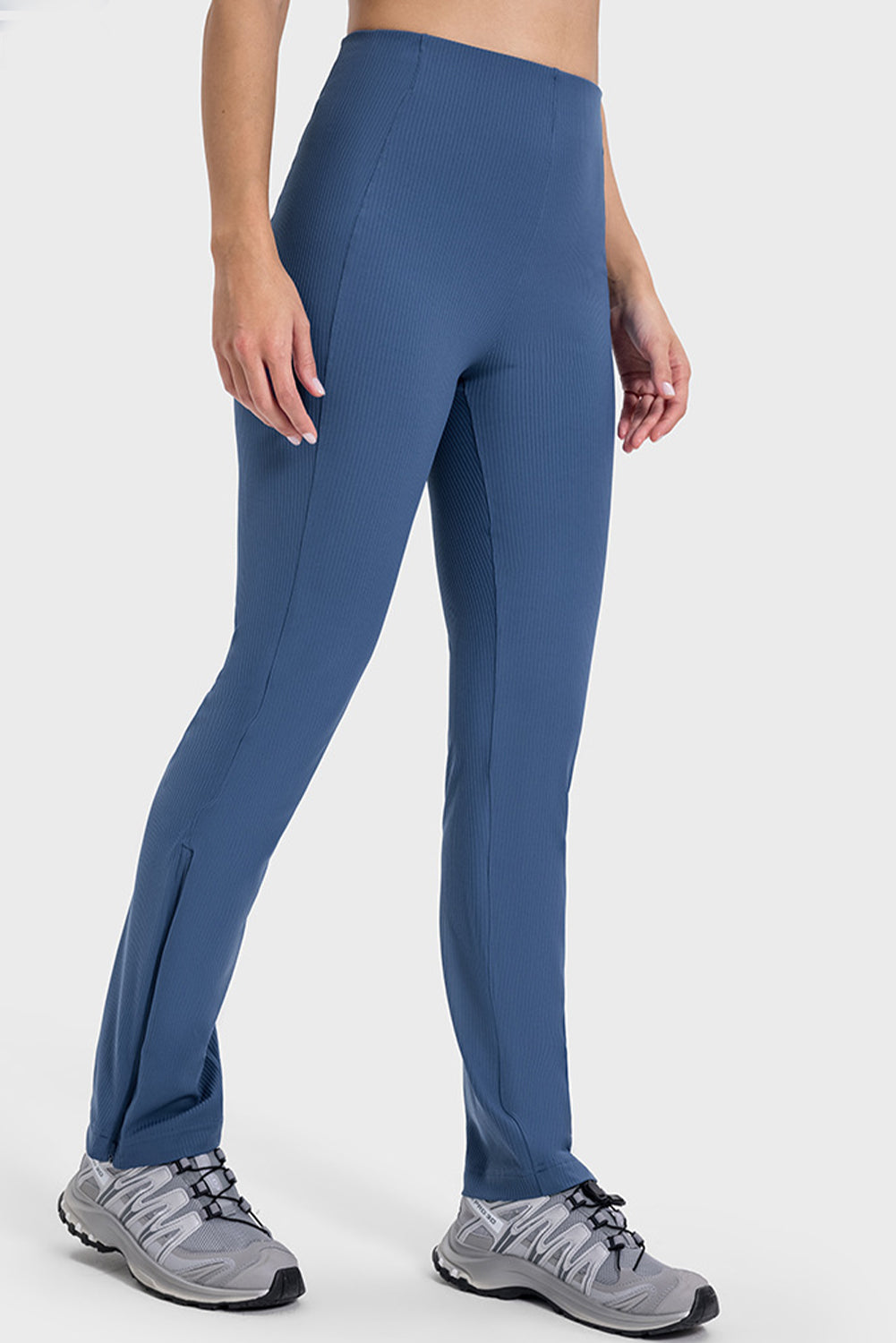 Pantalon de sport taille haute côtelé à jambe évasée et zippé bleu voile