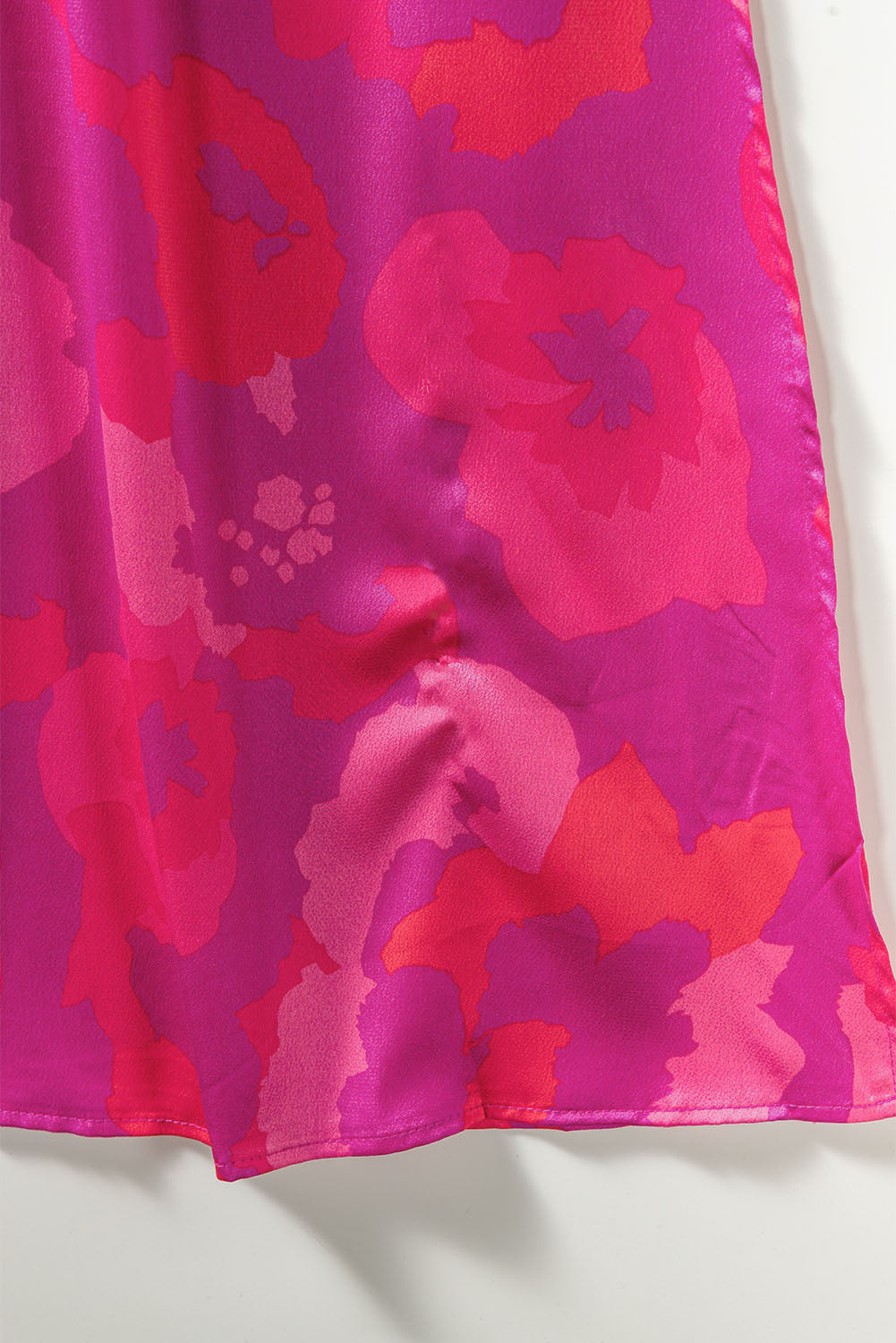 Robe longue dolman à col en V et imprimé floral abstrait rose