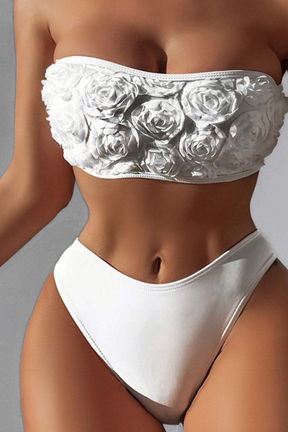 Weißer Bandeau-Bikini mit hoher Taille und 3D-Blumenmuster