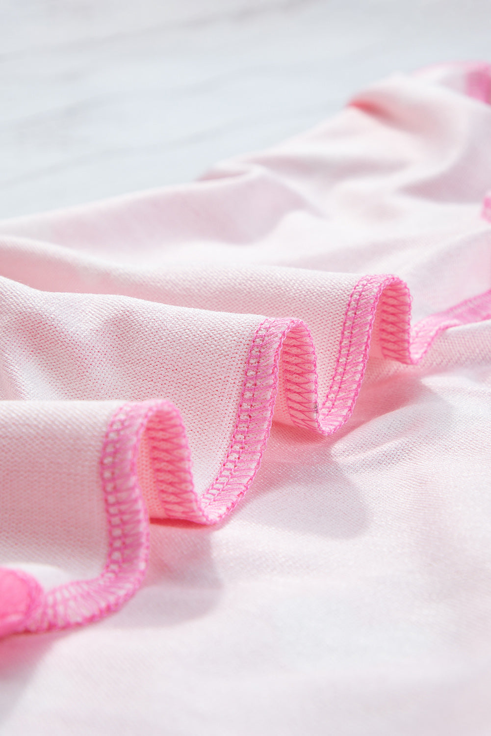 Set da salotto con maglietta a maniche lunghe e pantaloncini con stampa di cuori rosa di San Valentino