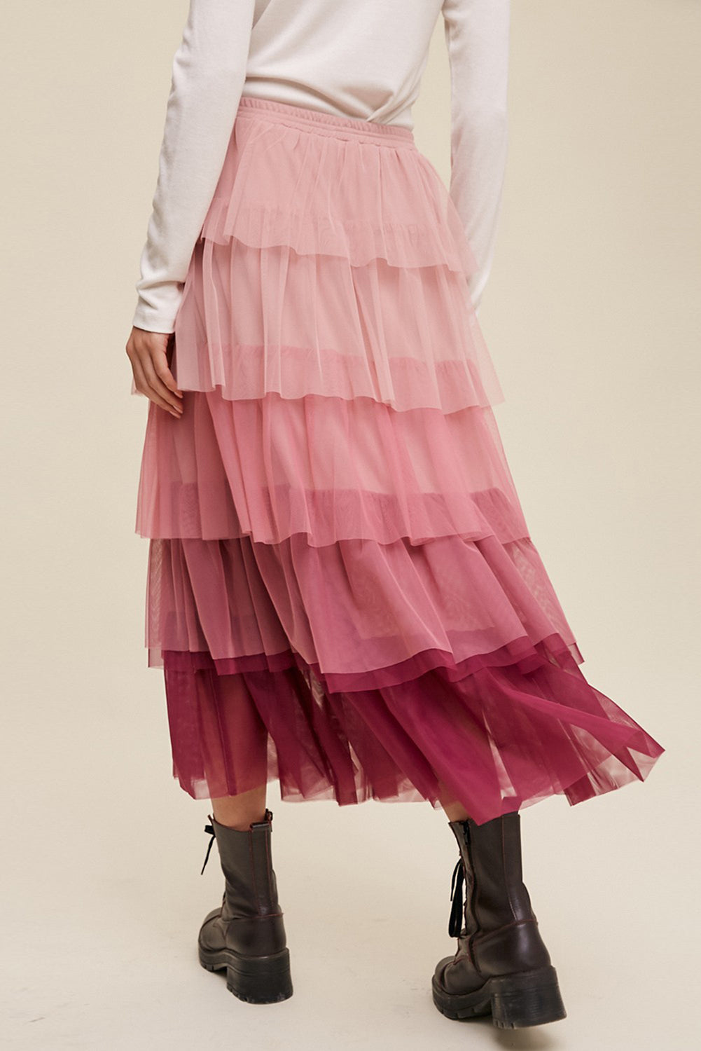 Ružičasta mrežasta maksi suknja s gradijentnim volanima