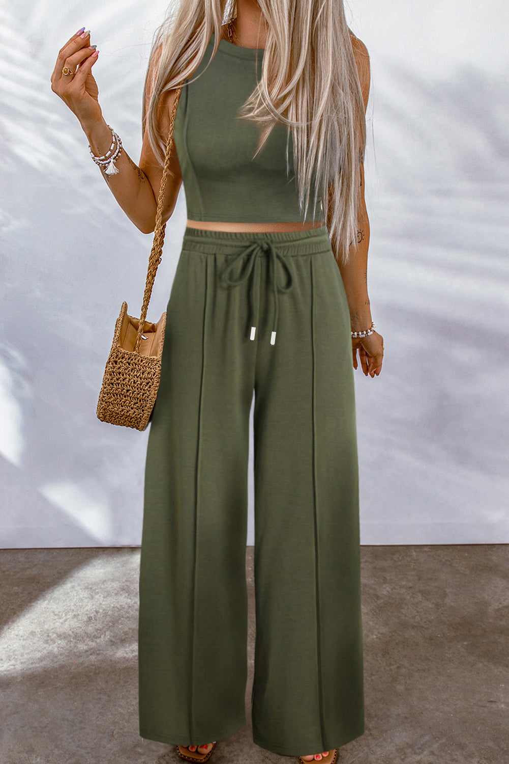 Ensemble haut court sans manches uni vert jungle et pantalon large