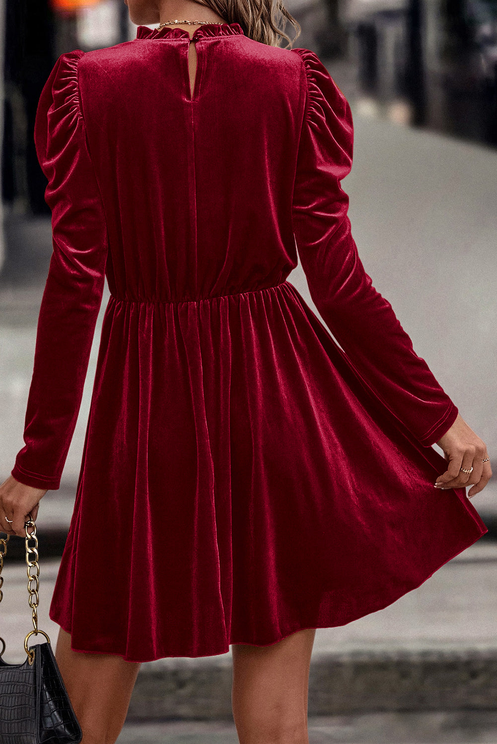 Robe trapèze rouge Dahlia en velours à col volanté et manches Gigot