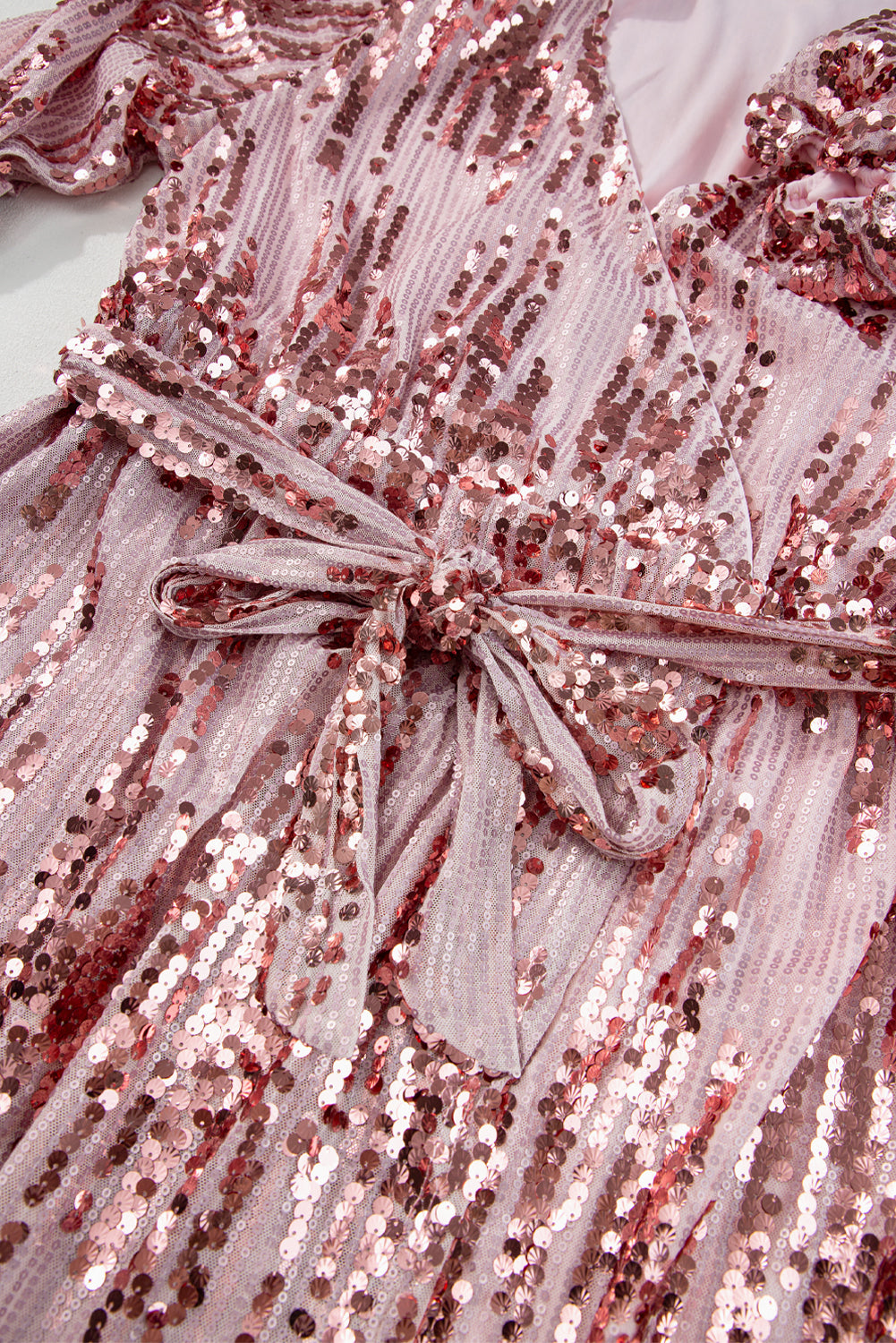 Rožnata kratka zavihana obleka z mehurčki in bleščicami