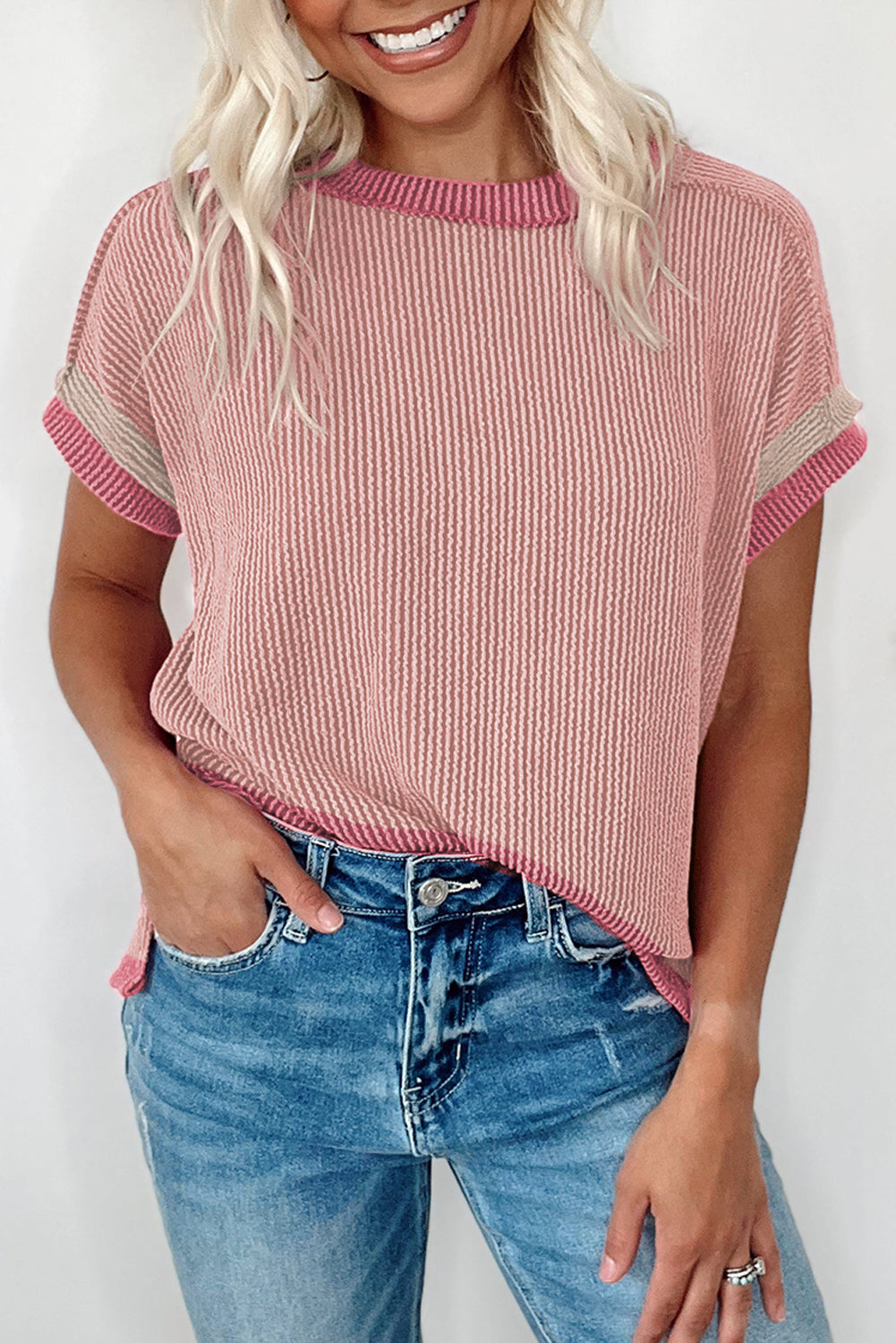 T-shirt girocollo con finiture a contrasto testurizzate rosa brillante