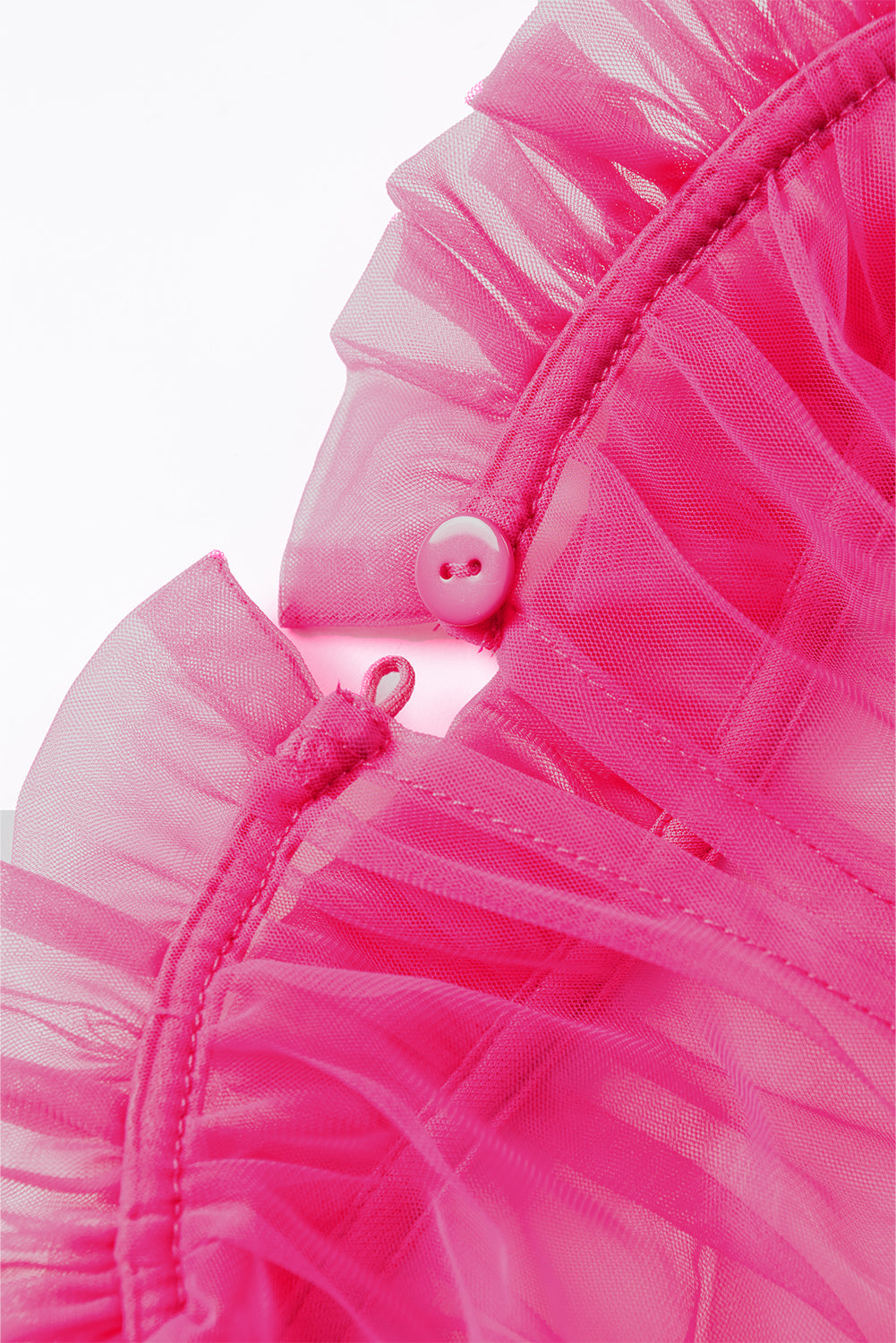 Camicetta babydoll svasata con maniche a volant in tulle rosa fragola