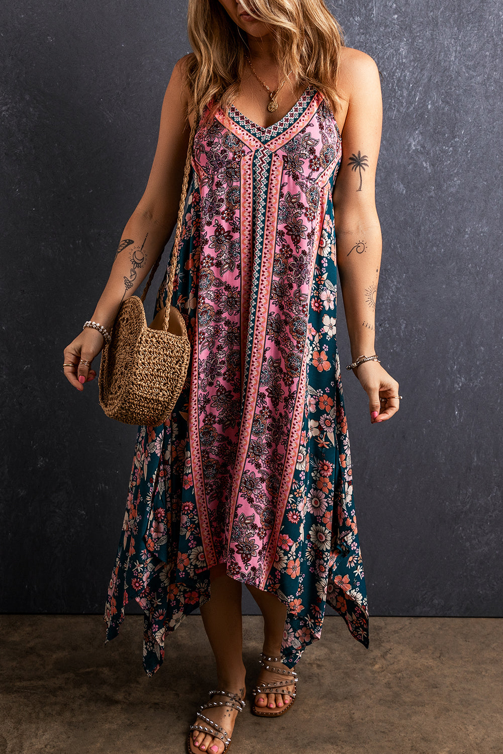 Ružičasta duga haljina s boemskim cvjetnim patchwork printom