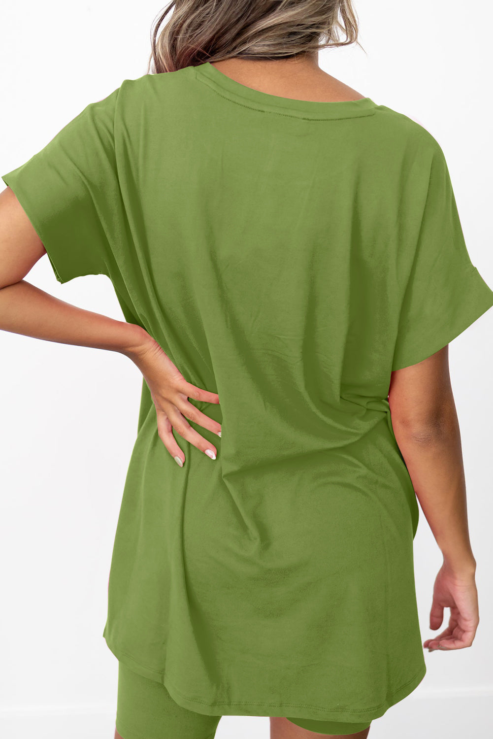 Ensemble t-shirt tunique et short moulant vert épinard uni à ourlet fendu