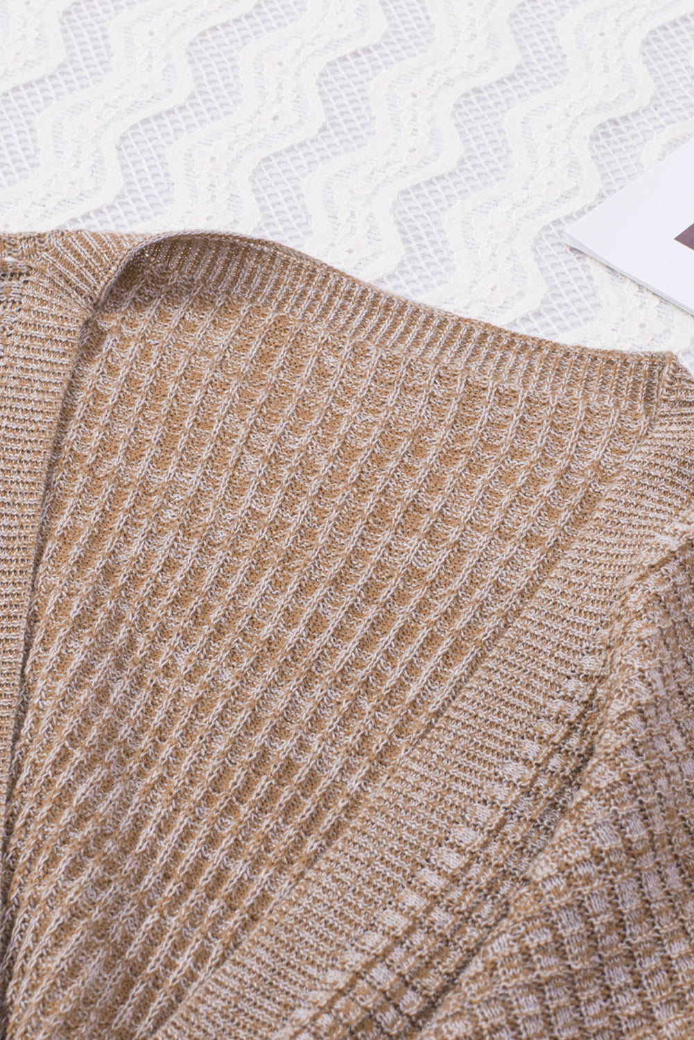 Kaki črn/roza/siv/kaki/marelični vafelj pulover z zavitim v izrezom