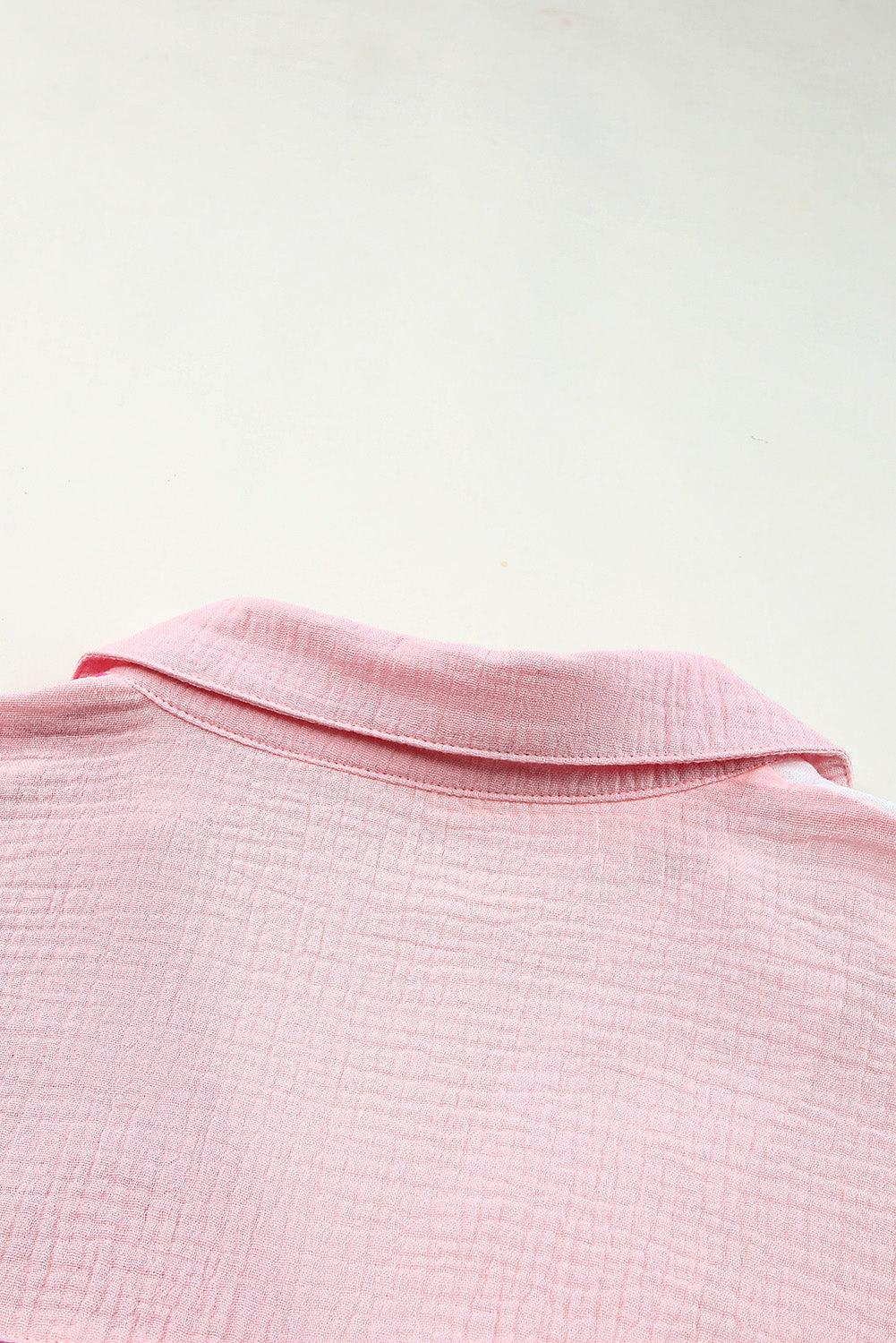 Farbblock-Poloshirt mit Rosenkragen und Kragen