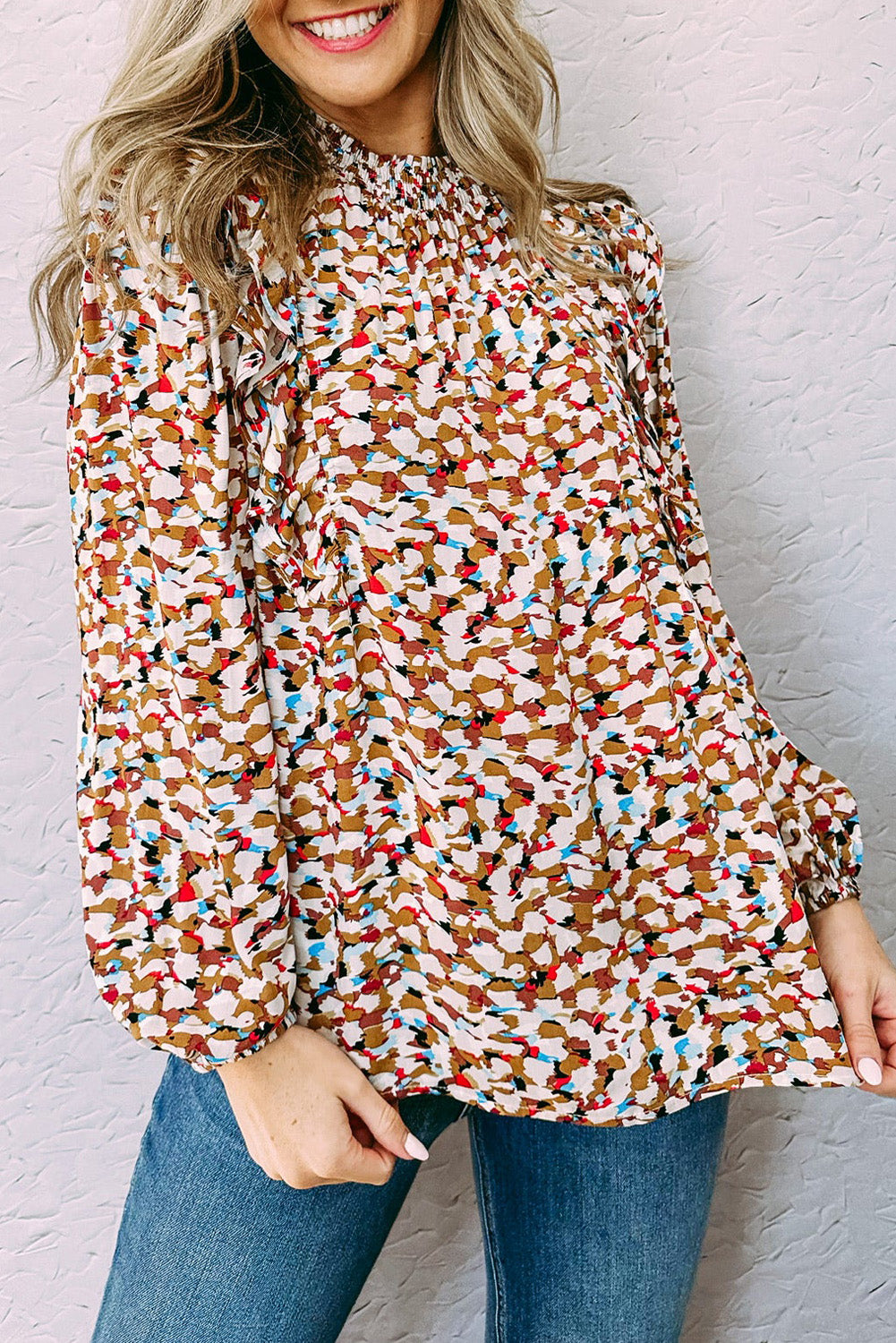 Ohlapna bluza z večbarvnim abstraktnim potiskom z mehurčki