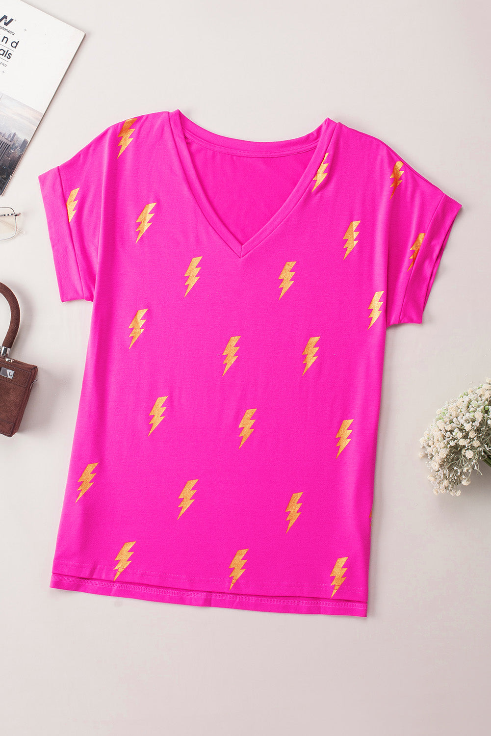 T-shirt ample à col en V et imprimé éclair brillant rose