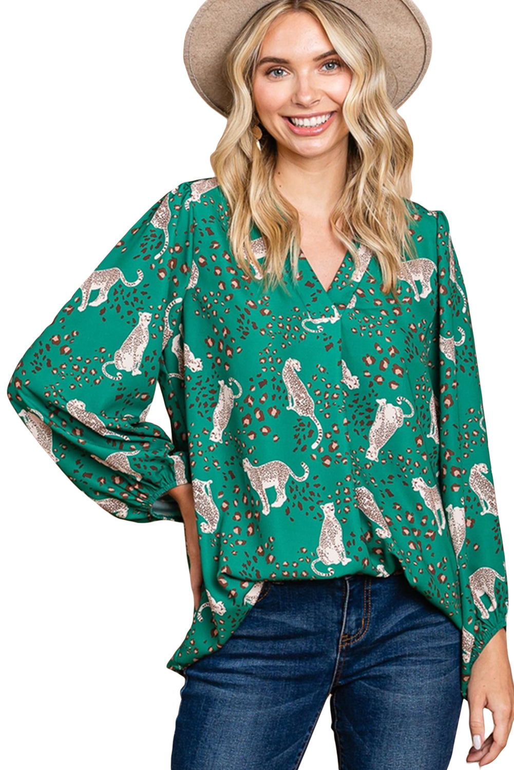 Lepršava bluza s V izrezom i zelenim uzorkom geparda