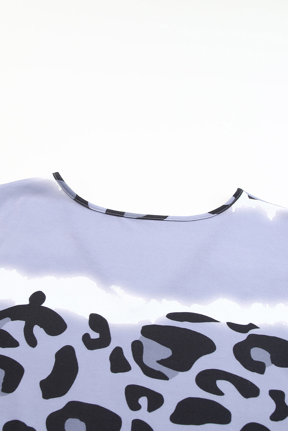 Robe T-shirt Léopard Bloc de Couleur à Col en V Grande Taille