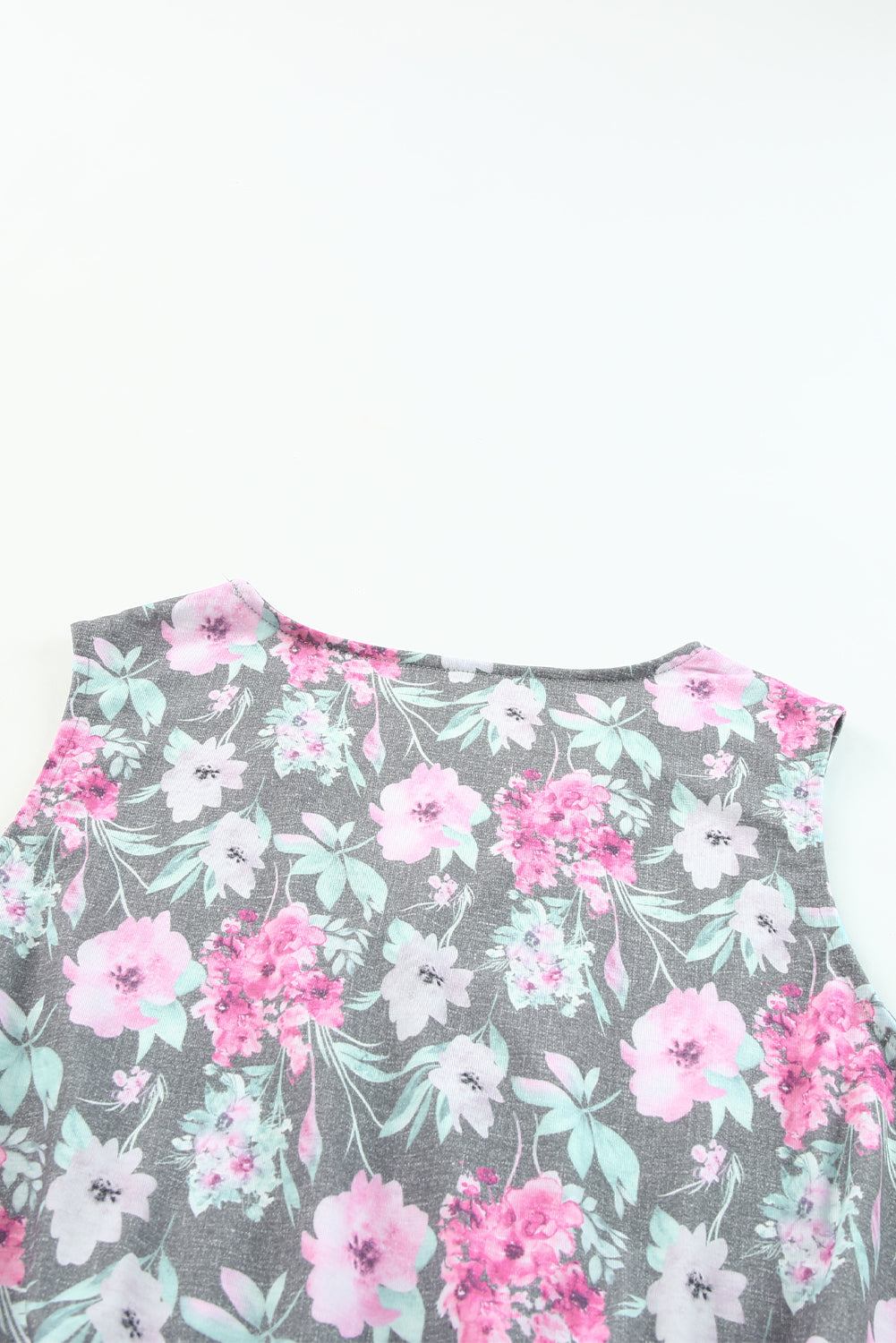 Siva vintage bluza bez rukava s cvjetnim uzorkom