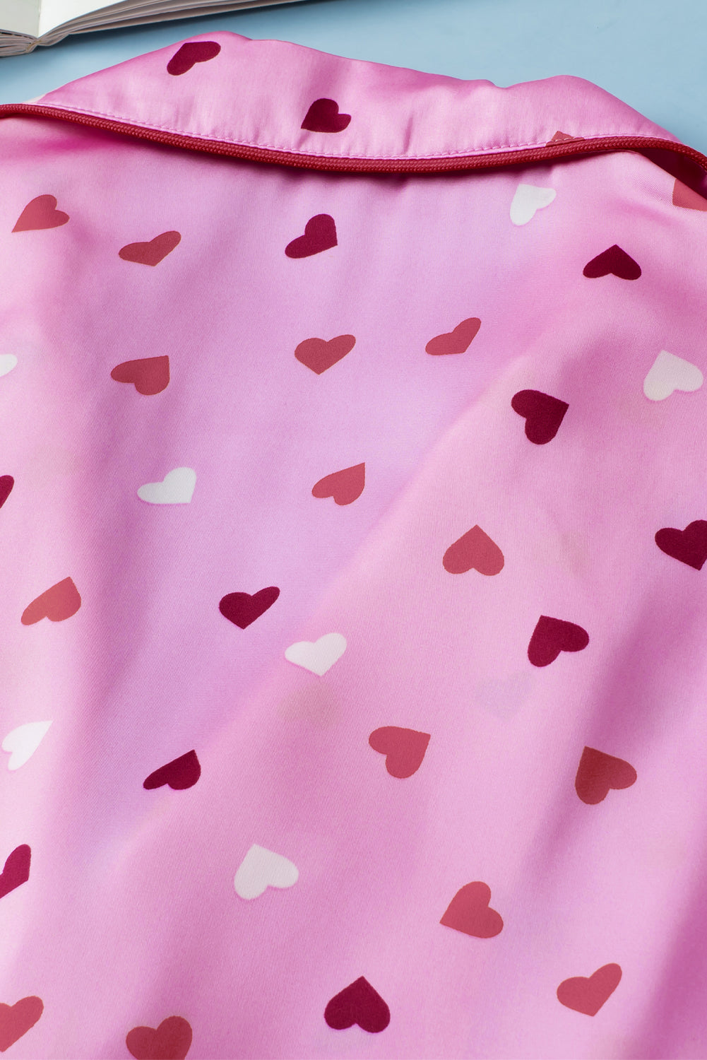 Rožnata spalna oblačila za velike velikosti s potiskom v obliki srca za Valentinovo