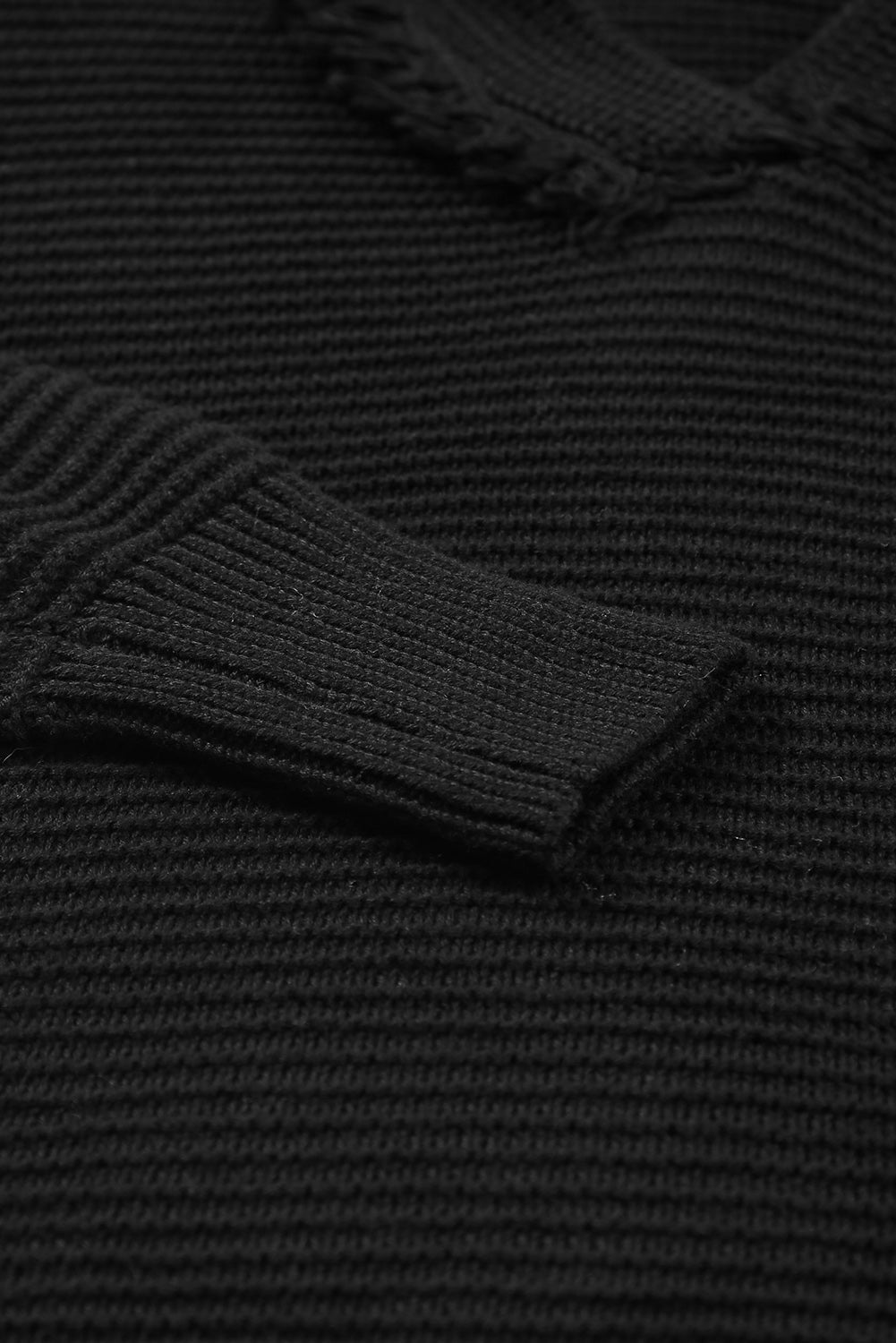 Siv rebrasti pulover s kapuco na spuščena ramena z V izrezom