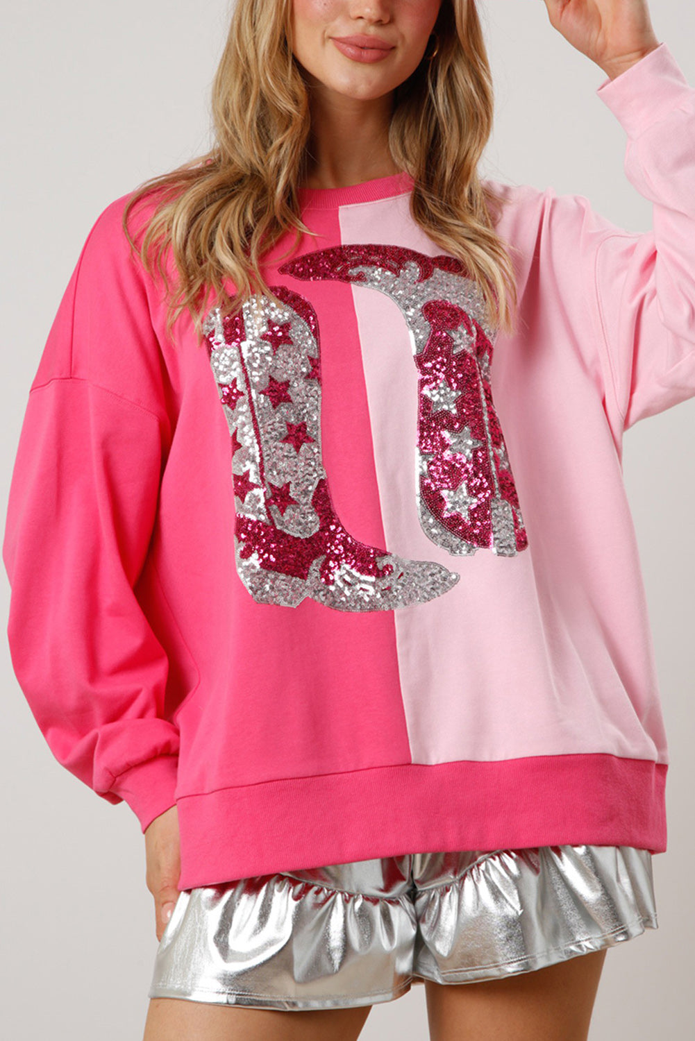 Sweat-shirt graphique avec bottes de cow-girl à paillettes et blocs de couleurs roses