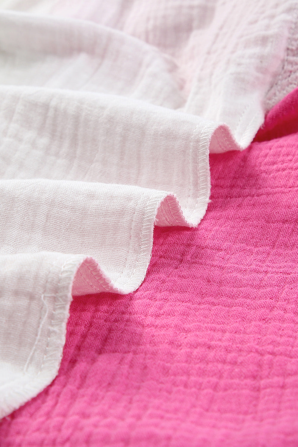 Polo majica z rožnatim ovratnikom