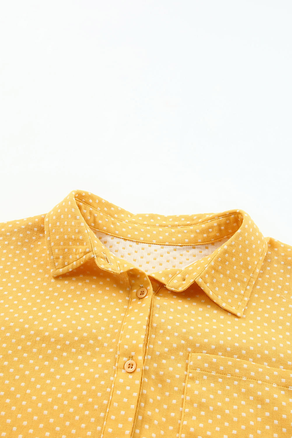 Camicia con stampa a pois a maniche corte arrotolata gialla