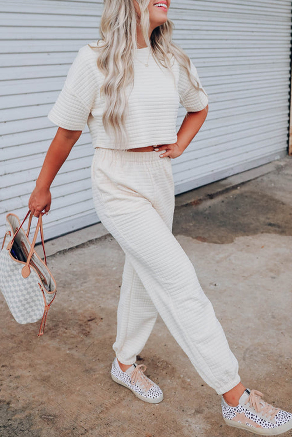 Black Lattice Textured Cropped Tee and Jogger Pants Set