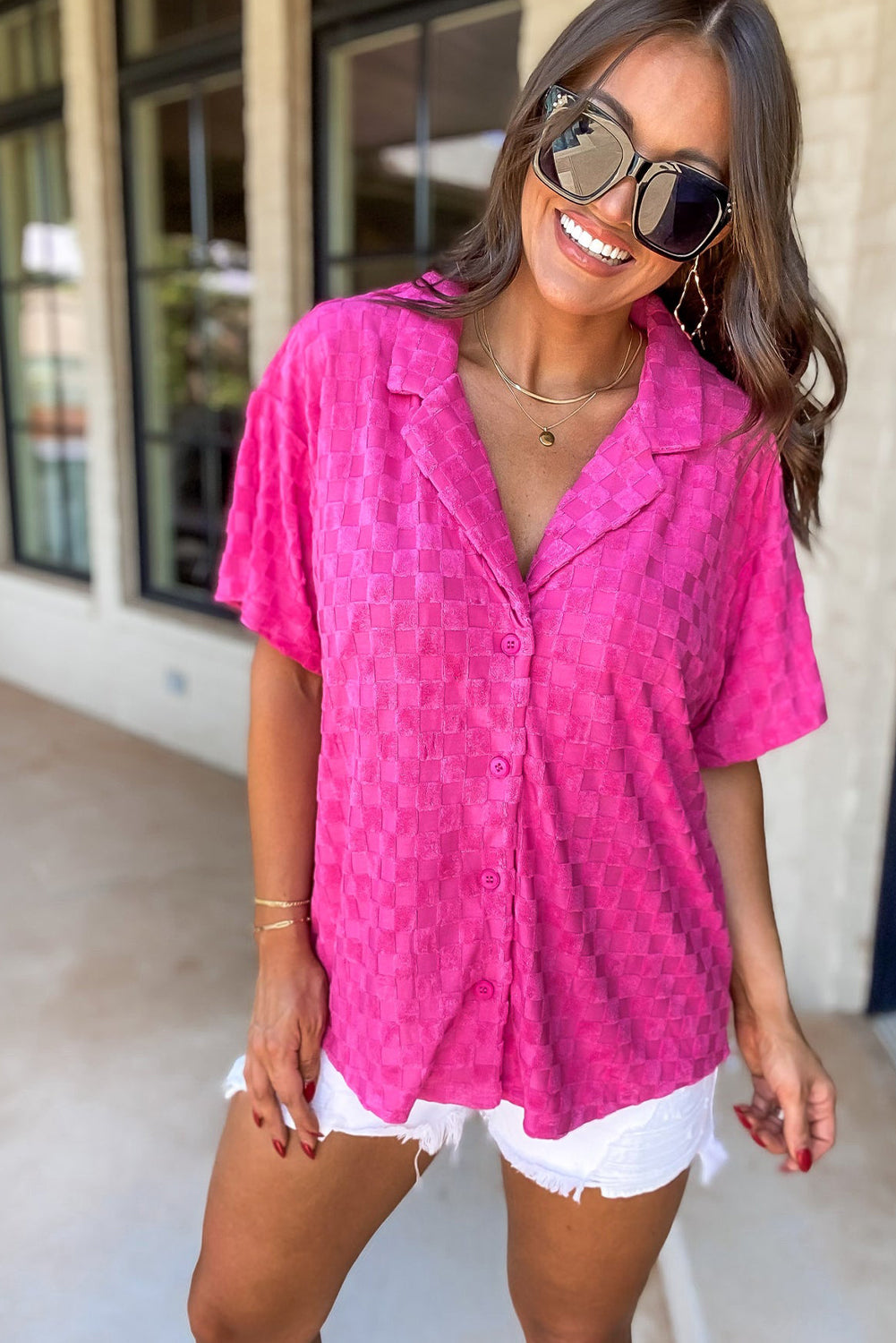 Chemise à manches courtes texturée à carreaux et col à revers rose vif