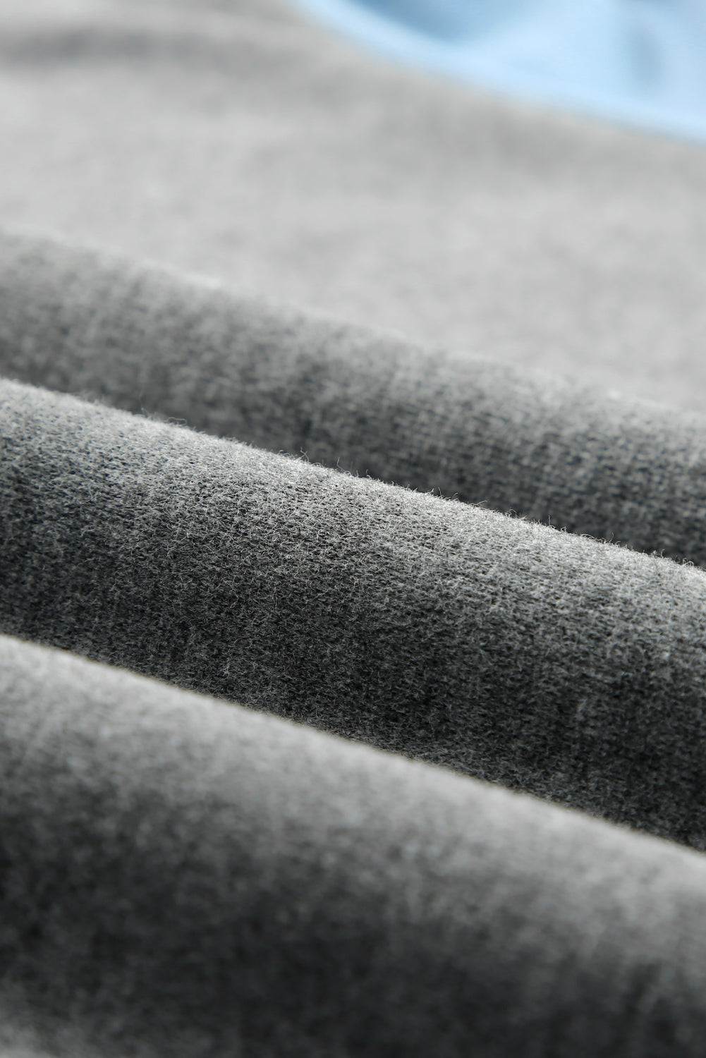 Sweat-shirt gris à manches longues et blocs de couleurs
