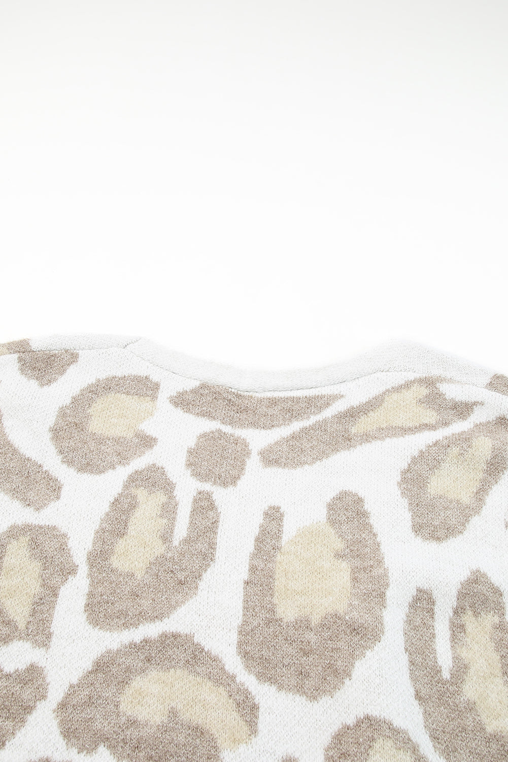 Cardigan beige con motivo leopardato taglie forti