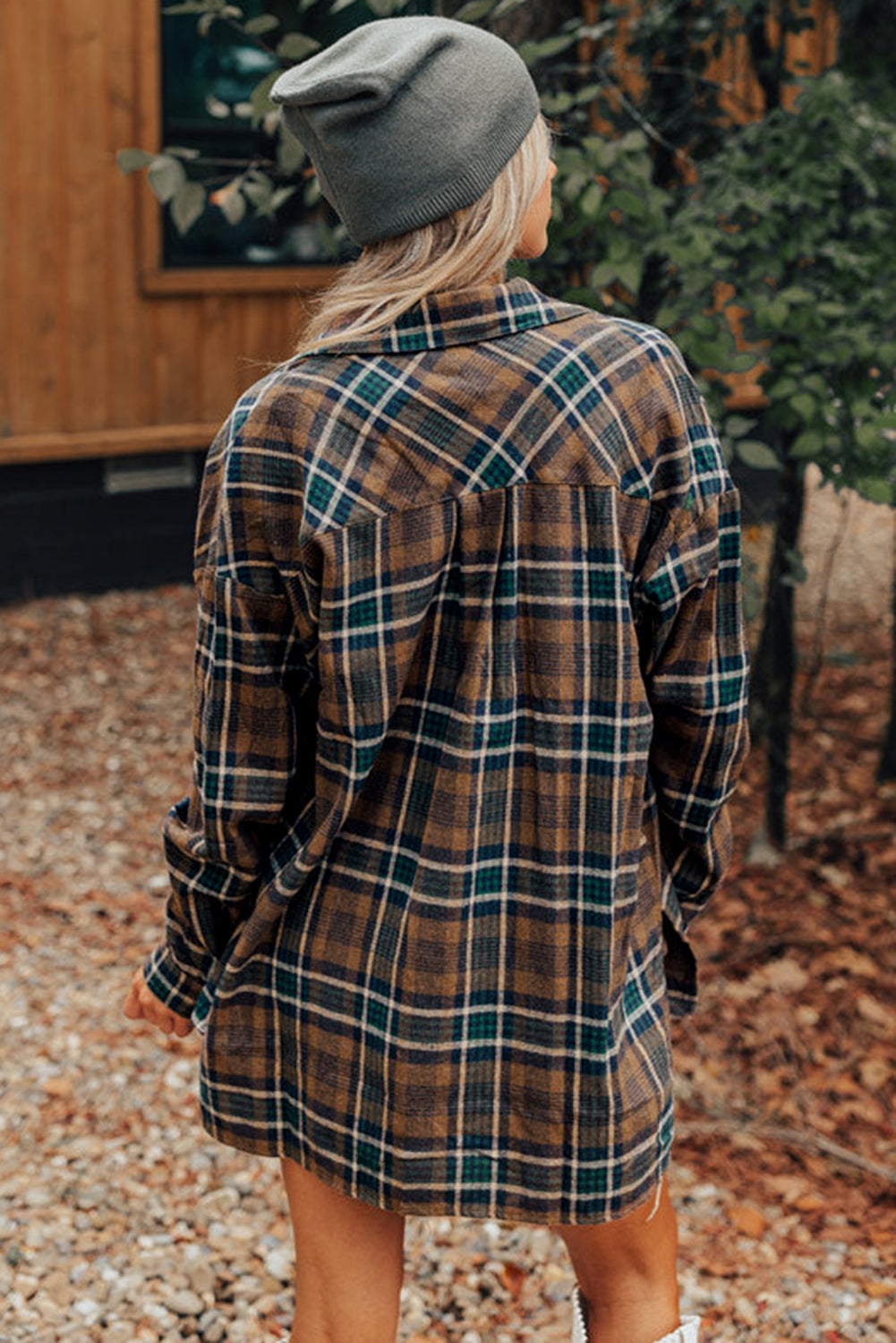 Veste chemise boutonnée marron à carreaux et poches poitrine