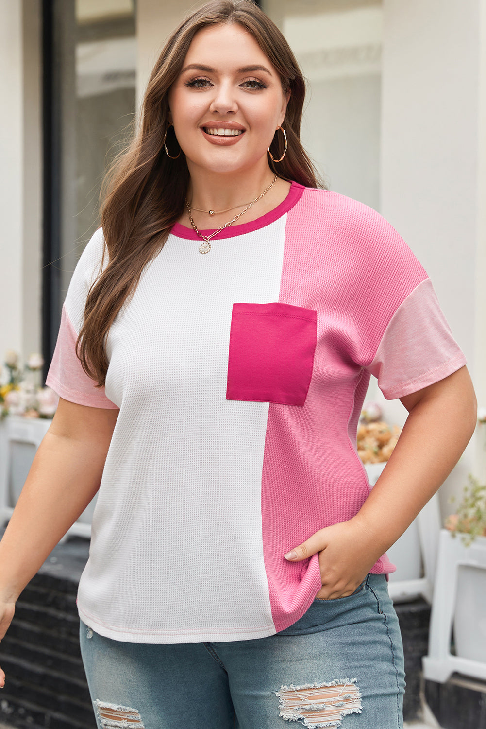 Pfirsichblüten-Farbblock-Patchwork-T-Shirt in Übergröße