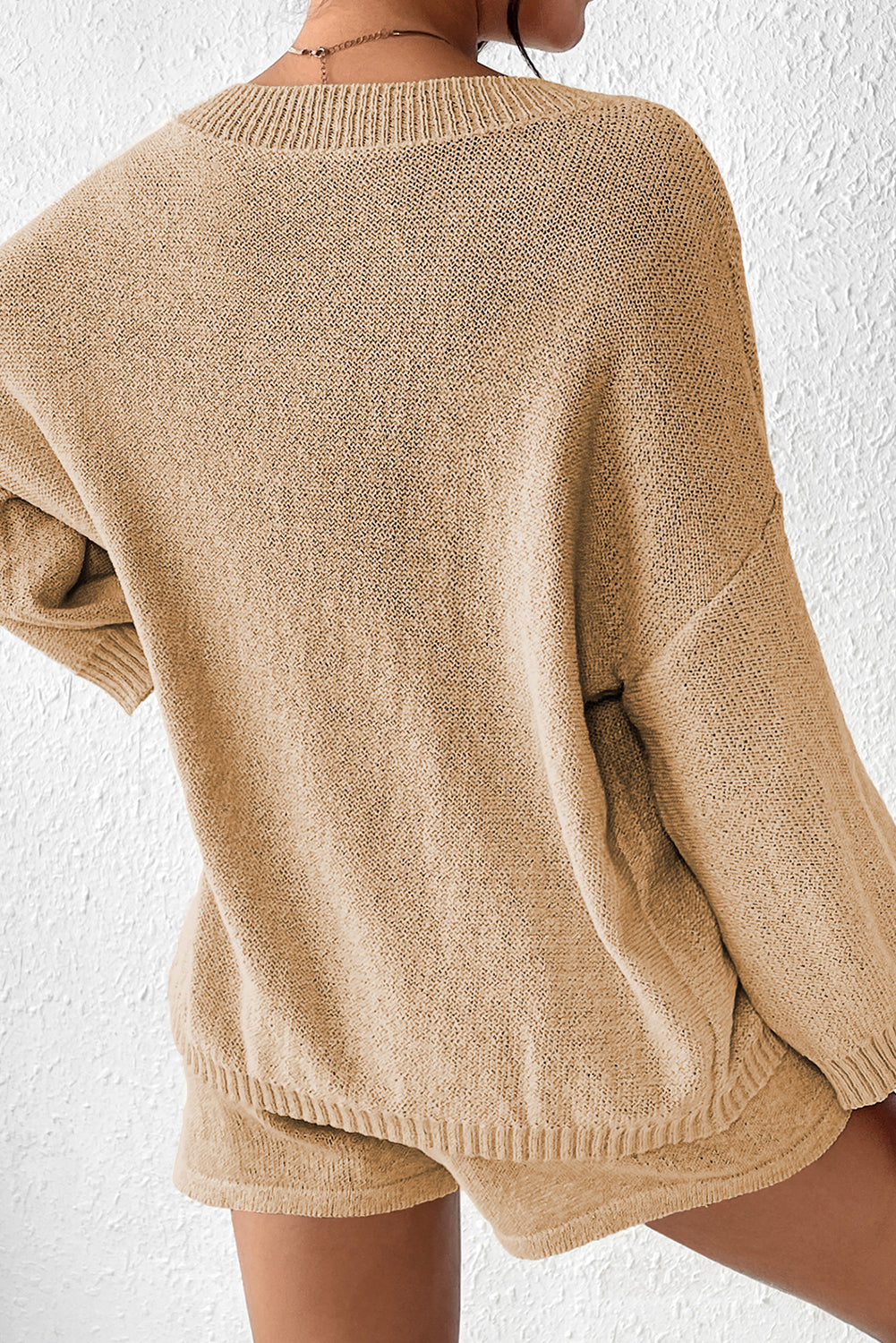 Kaki enobarvni pulover z vrvico za kratke hlače