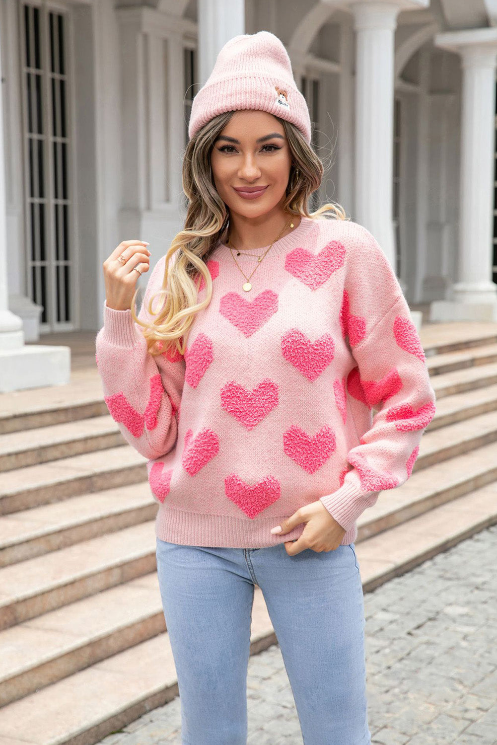 Svetlo roza valentinovo pleten pulover iz žakarda v obliki srca