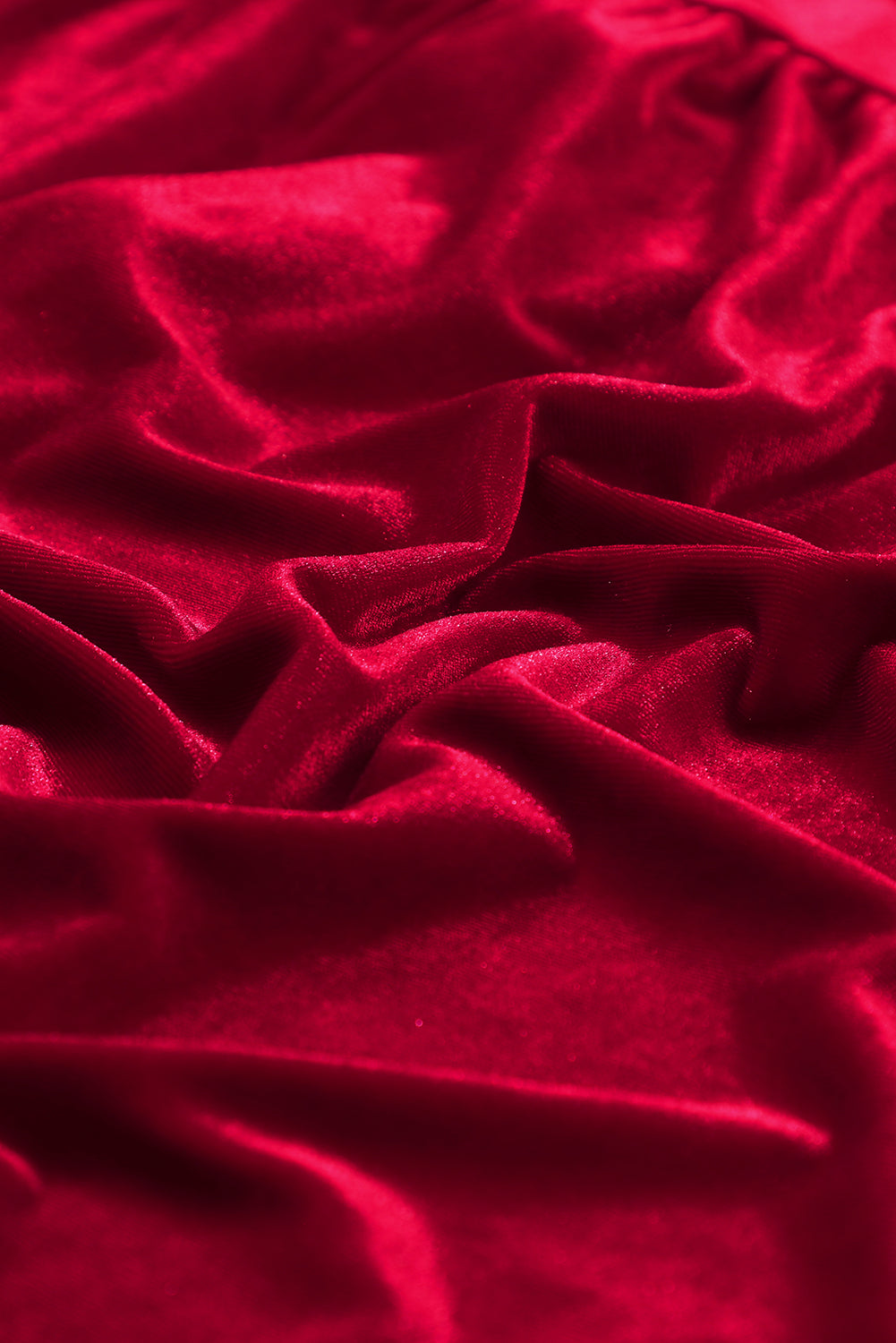 Robe boutonnée en velours à volants et manches longues rouge vif