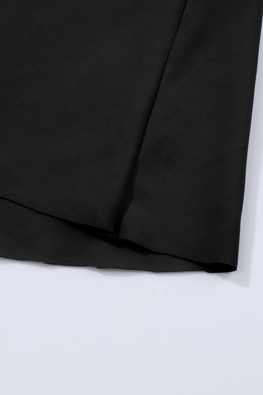 Schwarzes, zweifarbiges Patchwork-Badekleid mit gekreuzten Ausschnitten